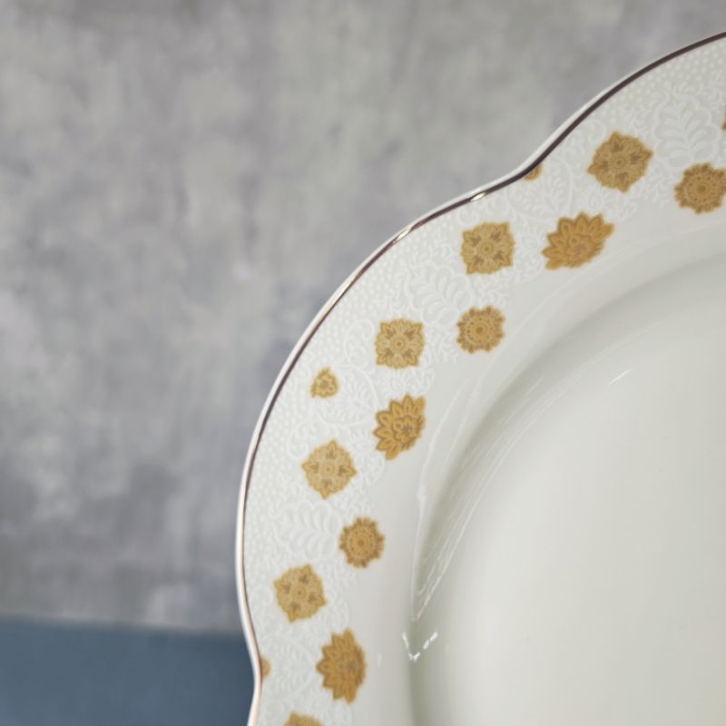 High Quality New Bone China 18pcs Dinnerware Set New Europe Style Dishes Plate With Golden Rim 5