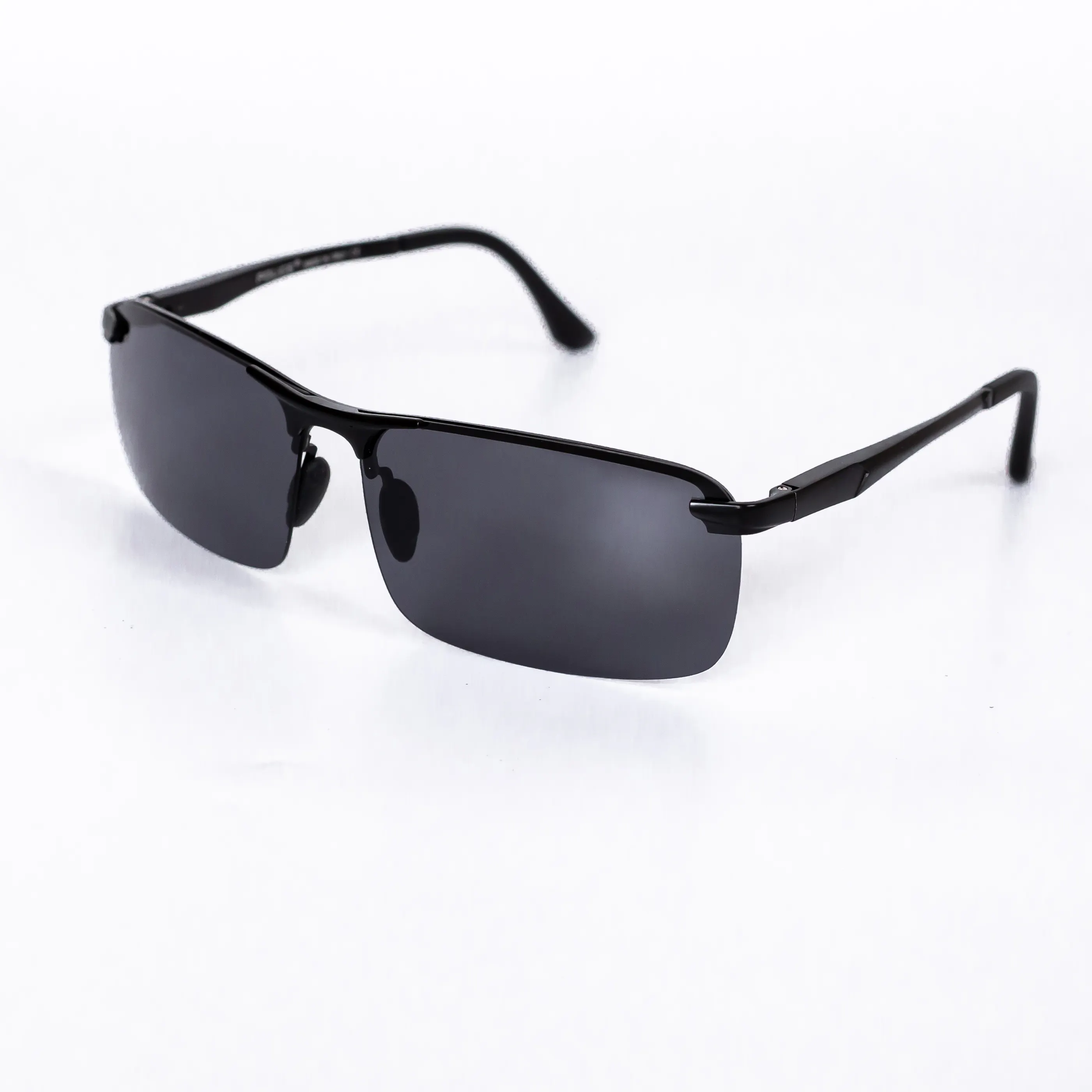 2023 nouvelle mode hommes lunettes de soleil polarisantes lunettes de soleil pêche conduite voyage noir Logo personnalisé métal Opp TAC unisexe pilote