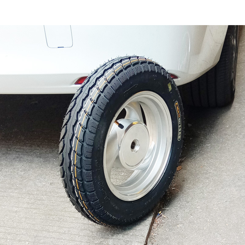 Roues arrière à trois pales blanc argent + pneus renforcés 3.50-10