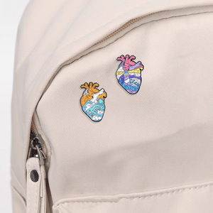 Tùy chỉnh 3D khắc y tế <span class=keywords><strong>Pin</strong></span> sức khỏe cơ quan con người não phổi tim trâm cài bác sĩ y tá sinh viên y tế ve áo huy hiệu men <span class=keywords><strong>Pin</strong></span> - Product Image 2