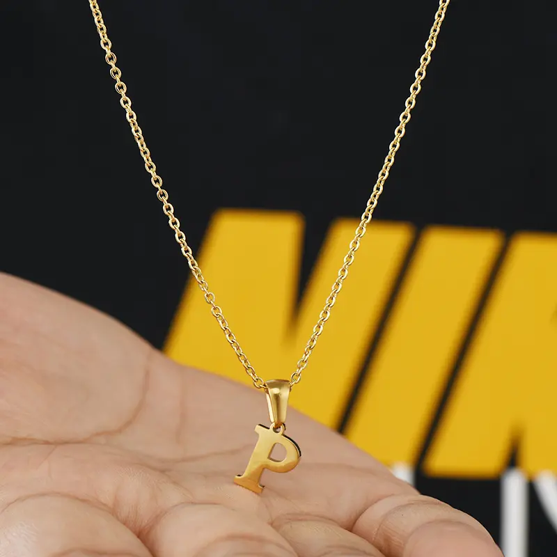 Alla moda 18K oro in acciaio inox Mini lettera collana pendente per donna