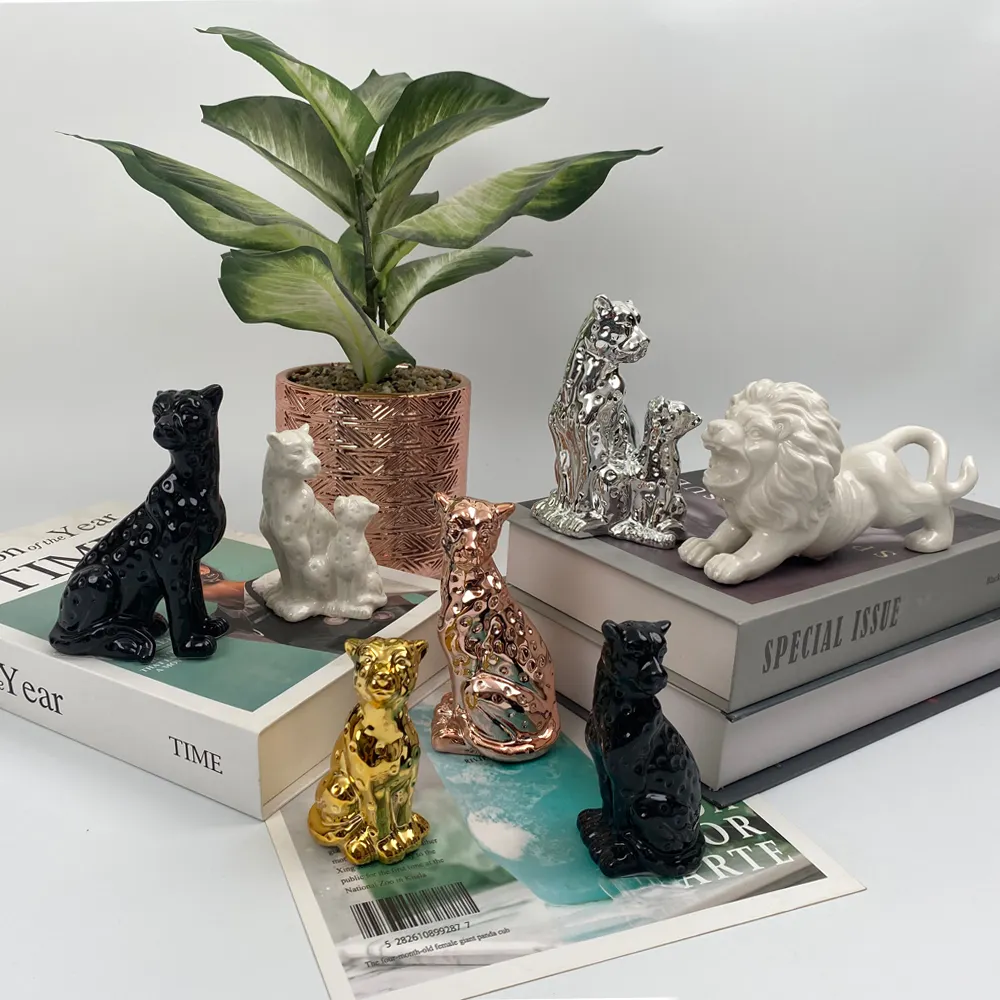 Figurita de León de porcelana de oro blanco, adornos artesanales, objetos decorativos en miniatura simples para el hogar y Hotel
