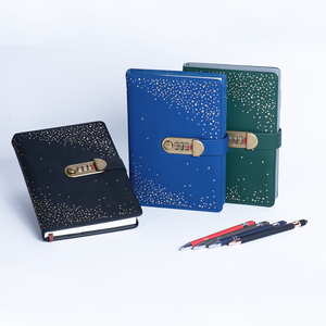Primer lanzamiento Diseño retro Hebilla de metal Cuaderno 100g Hebilla de papel Dolin con etiqueta de índice de página interna reemplazable de tamaño A5