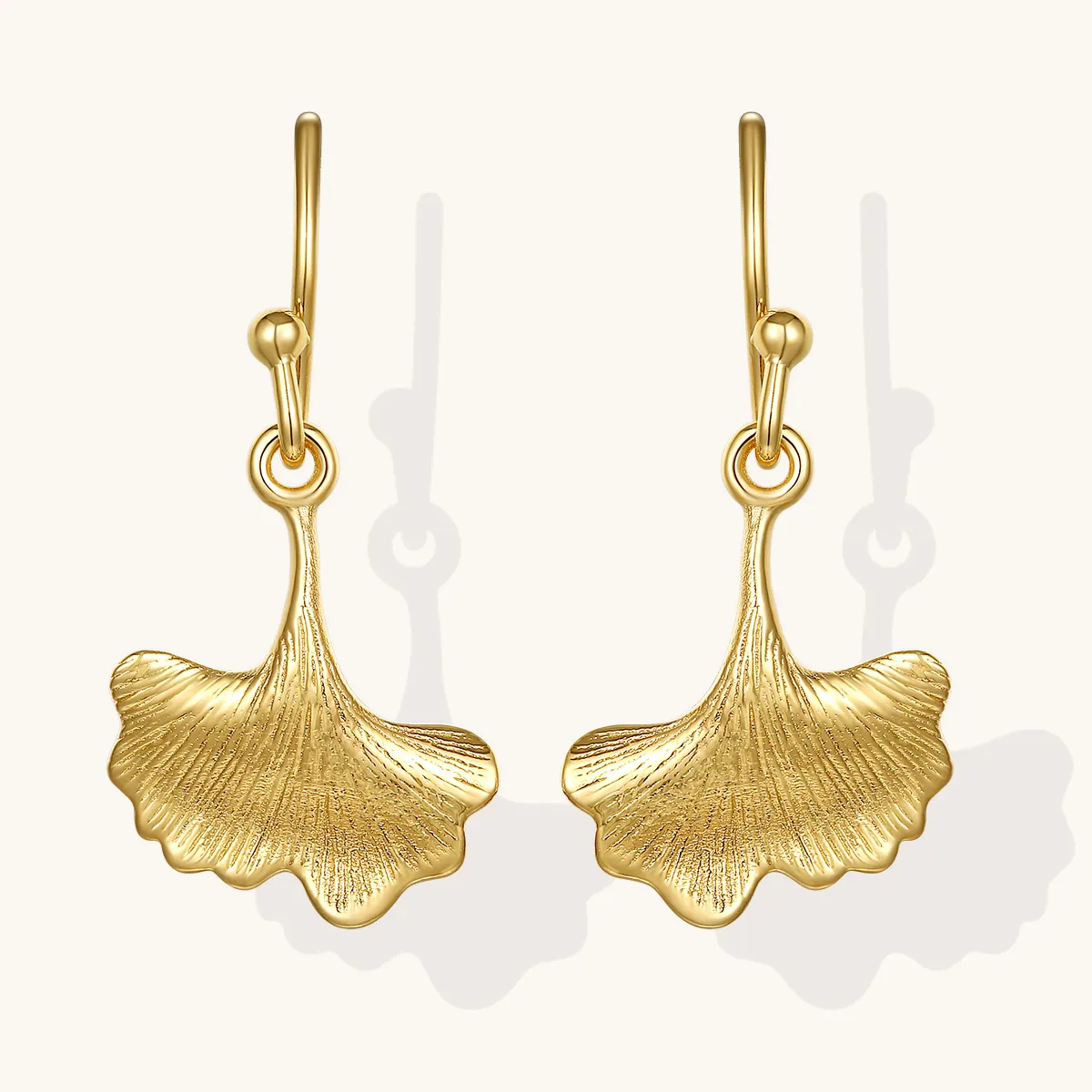 Boucles d'Oreilles Multi-Rayures Mat Plaqué Or Feuille de Ginkgo Biloba Designer Charms Noël