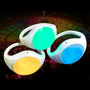 led-armband mit usb-fernbedienung wiederaufladbar leuchtend event personalisiert led musik-controller-armbänder