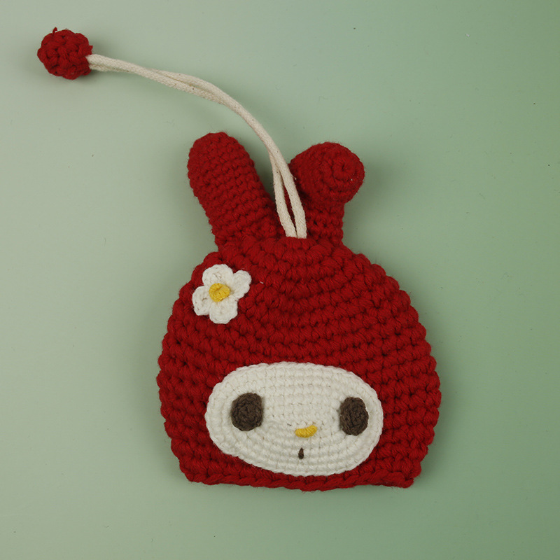 Mélodie rouge, oreilles dressées.