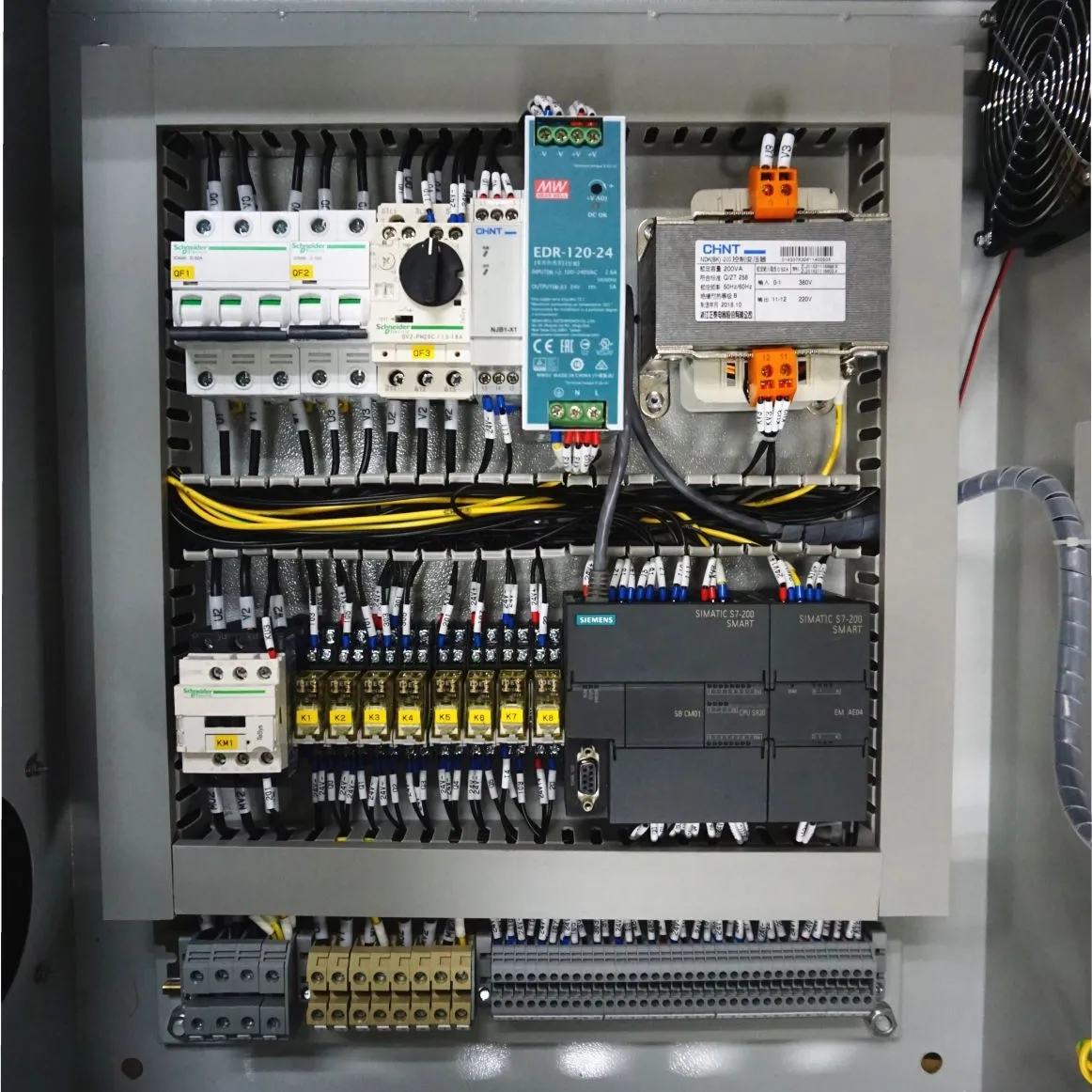 低電圧電気パネルボードメーカー設計コントロールパネル電源ボックスplc vfd hmi電気コントロールパネル
