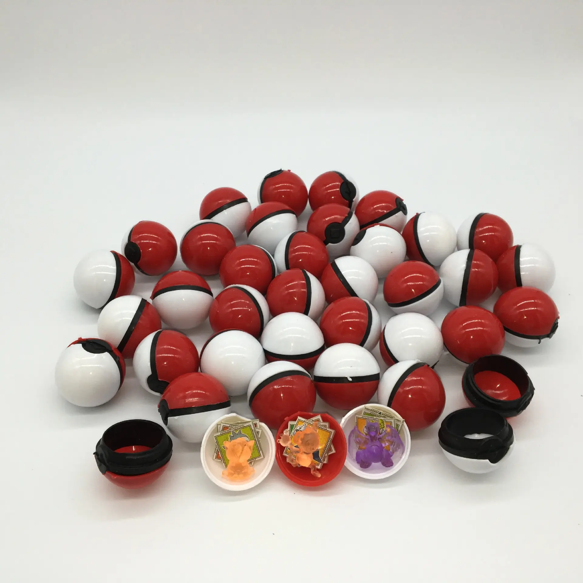 Ucuz sıcak satış 3.4 cm Vending Ball oyuncak Poke mon topu kapsül oyuncak otomat için iç şekil ile