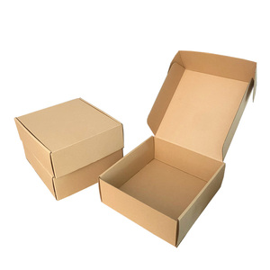 กล่องกระดาษลูกฟูกสำหรับจัดส่งเสื้อผ้าผลิตตามสั่ง - Product Image 4