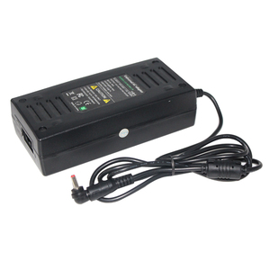 Adaptador de doble salida 12V/24V 4A 96W para uso multidispositivo - Product Image 5