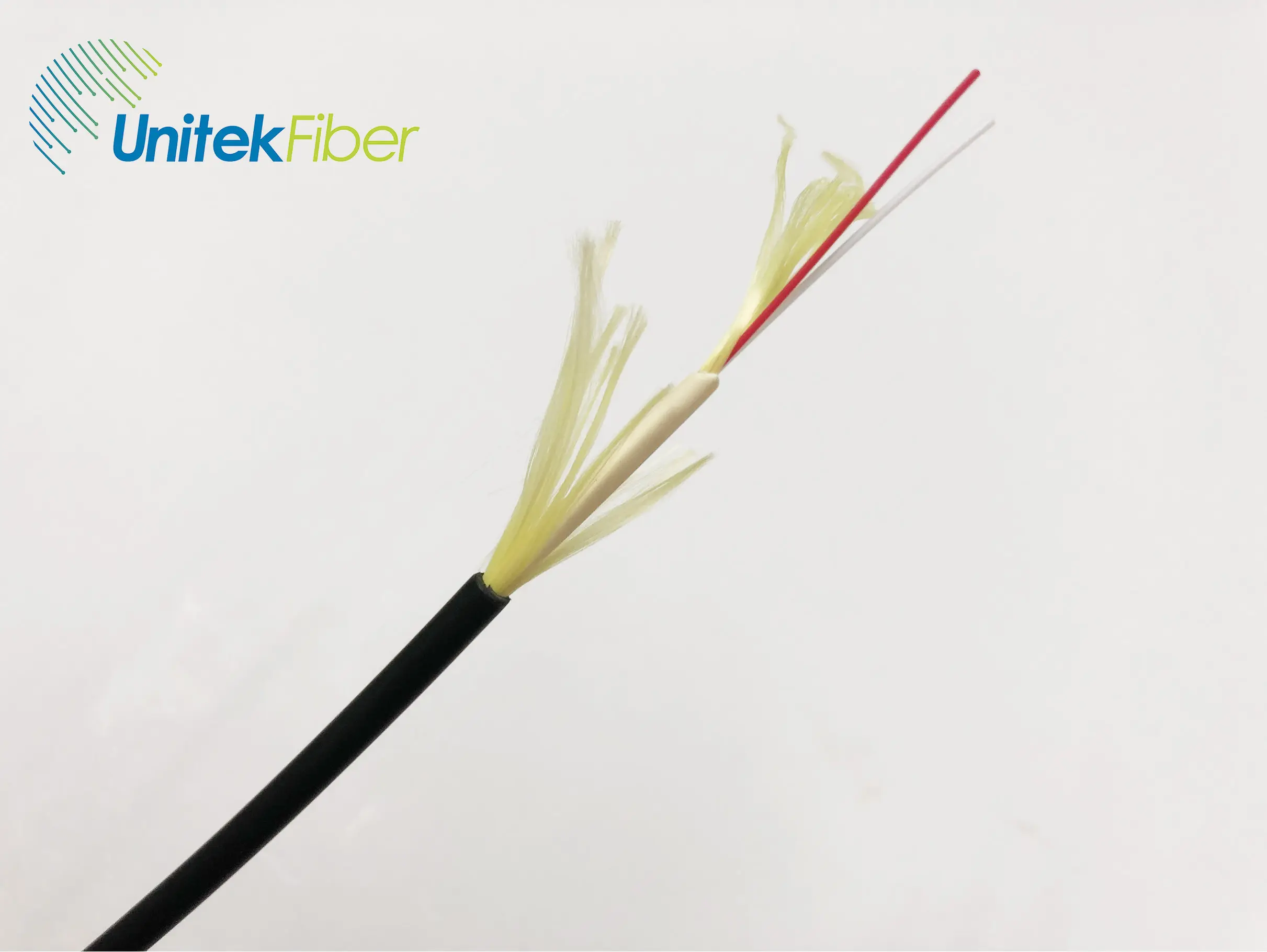 Réseau de télécommunications FTTH intérieur extérieur câble de dérivation Double gaine 2 4 6 12 24 noyaux gaine LSZH G652D G657A câble à Fiber optique aérien