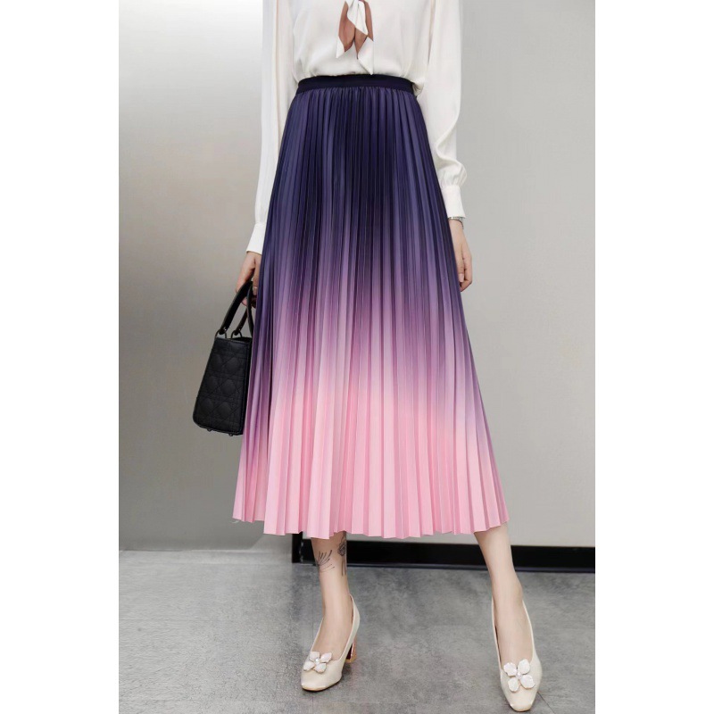 สีแดงม่วง