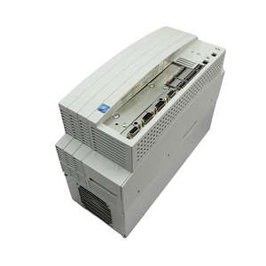เครื่องแปลง PLC EVS9326-ES Lenze เซอร์โวอินเวอร์เตอร์ของแท้ยี่ห้อเยอรมัน