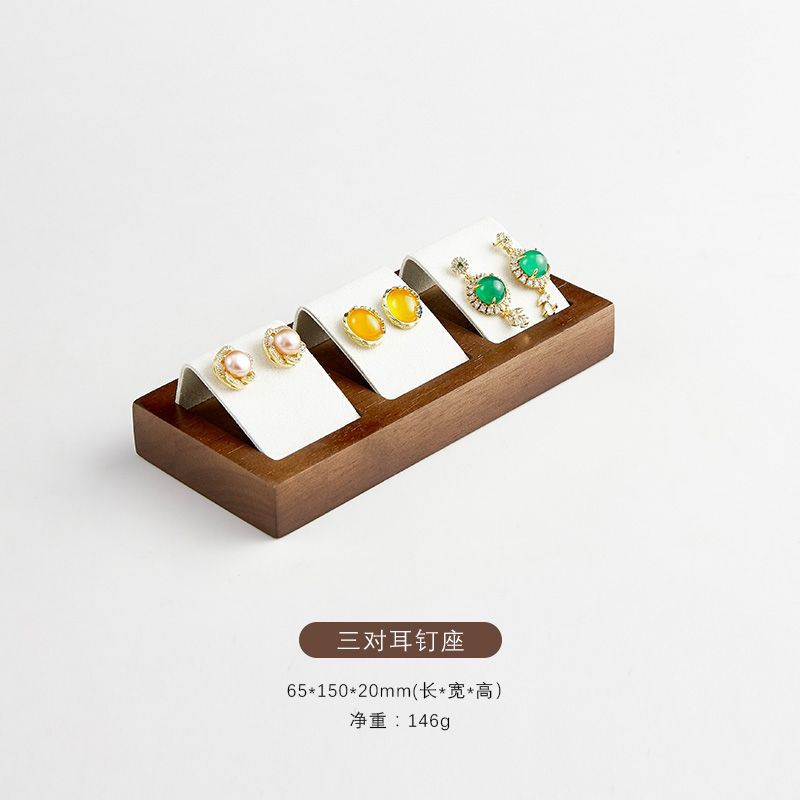 Trois paires de boucles d'oreilles