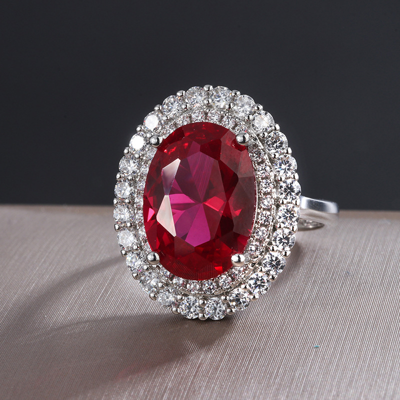 Bague en corindon rouge, taille ajustable.