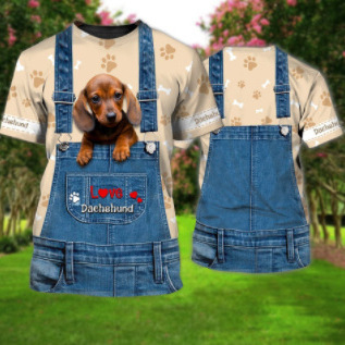 Cachorro con tirantes azules
