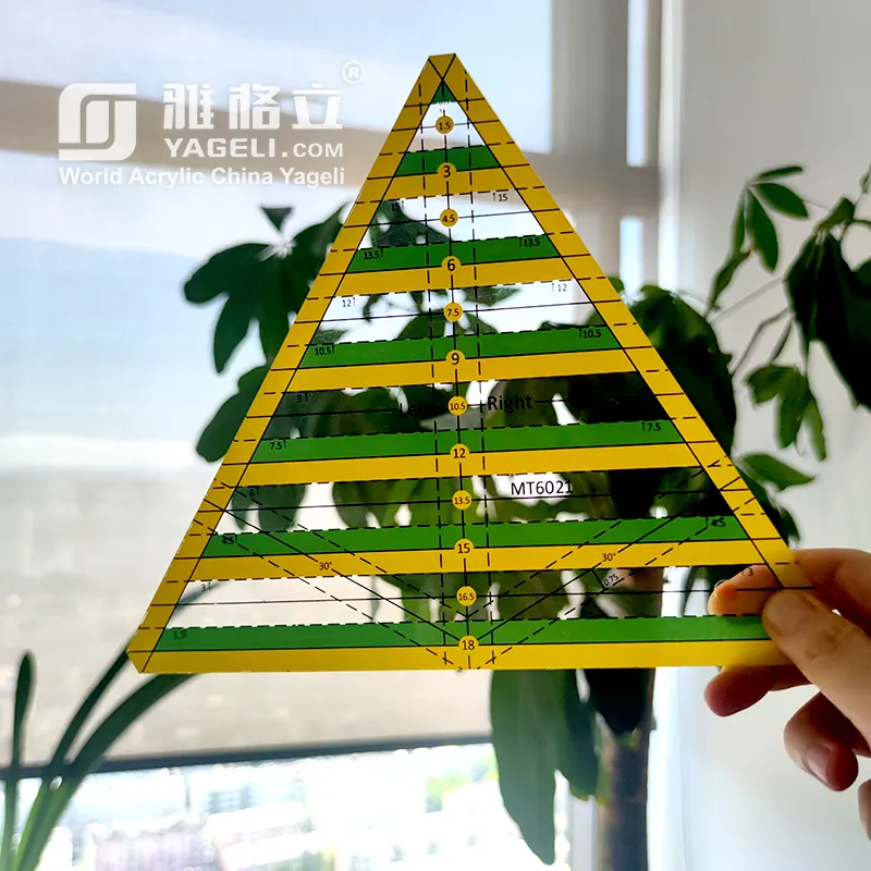 Righello per trapuntatura per cucire in acrilico trasparente a forma di triangolo flessibile per ufficio trasparente