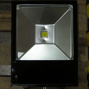 Klasik tasarım yüksek güç COB LED projektör 70W tek güçlü LED spot ışık 140W IP66 atölye veya depo için - Product Image 2