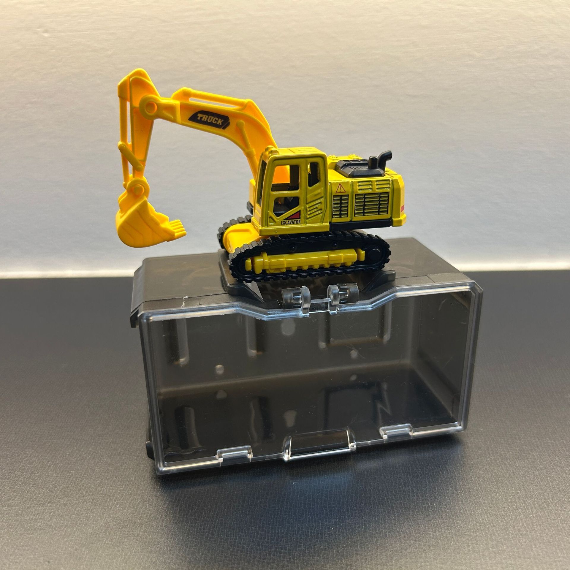 Engineering-series excavator-single unit with display box