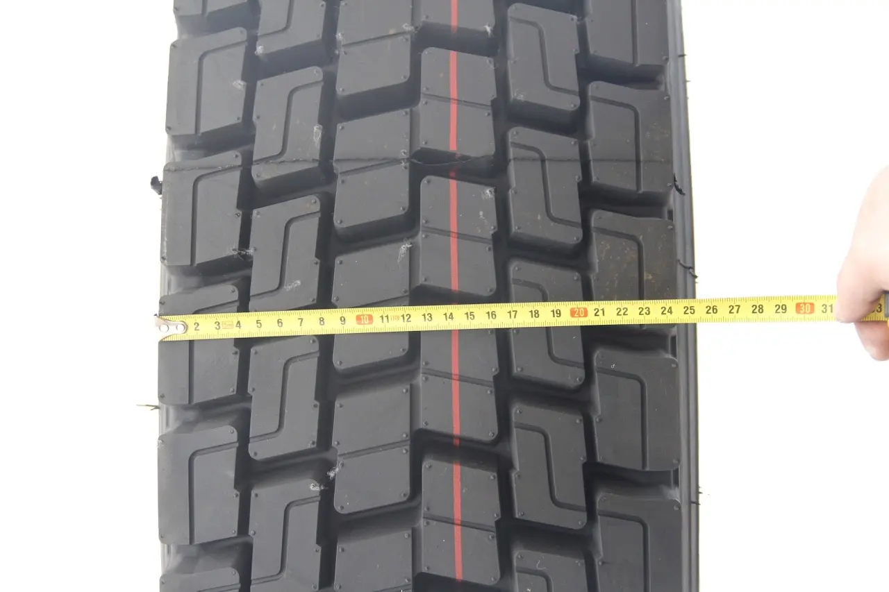 大型トラックタイヤ22.5インチ295/80R22.5新品商用