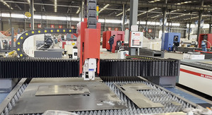 1500 חותך לייזר סיב 6000w ipg * 3000 מ "מ עבור יריעות אלומיניום