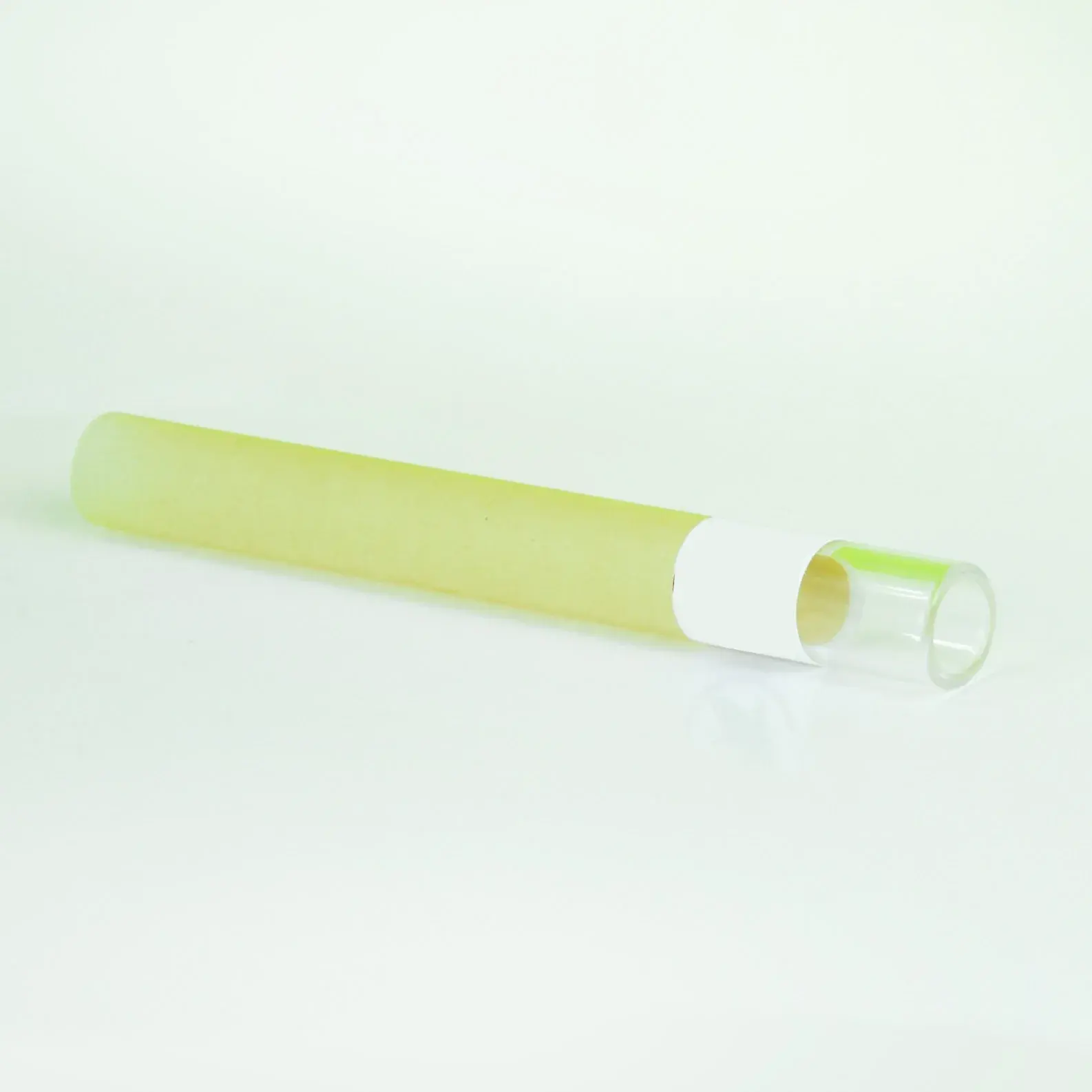 Çin ağartılmamış mühürlü renkli marka adı baskılı plastik boş rulo mikro ince sigara sarma kağıt tüpler cam ucu 8mm