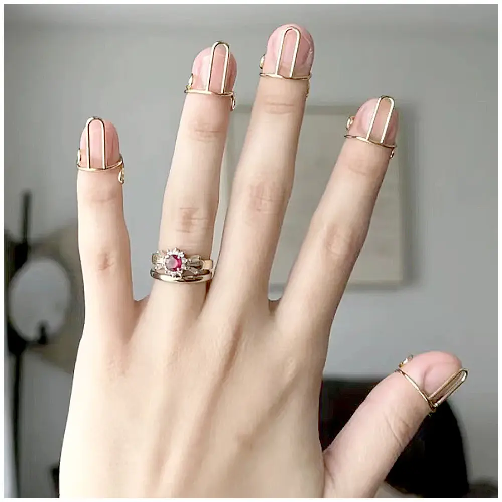 Tiktok New Trendy Finger Nail Ring 10pc para um conjunto DIY Colorido Nail Dicas Stick On Copper Ajustável Prego Anéis Para As Mulheres