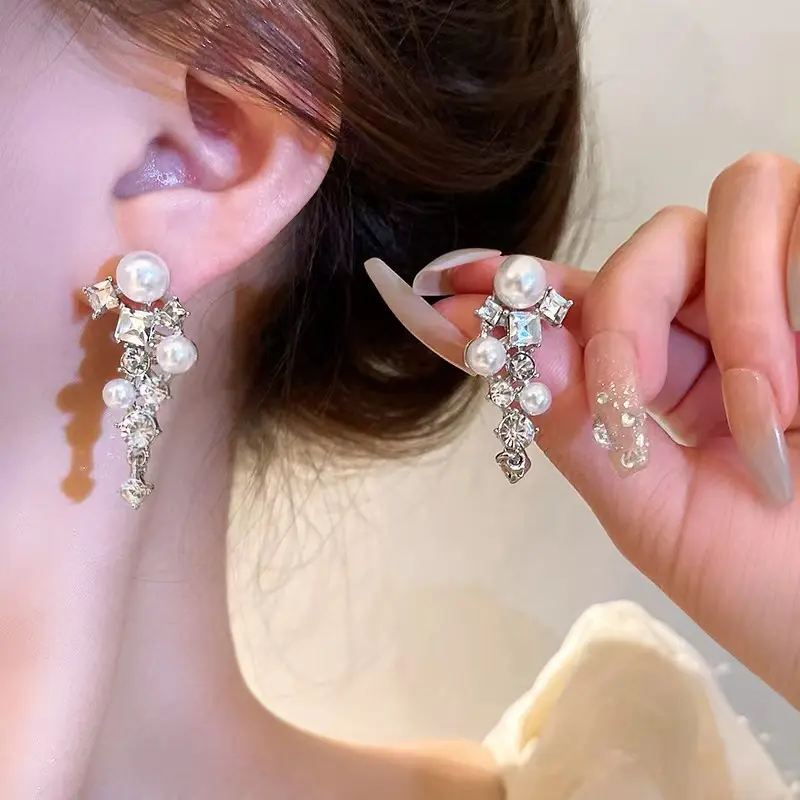 Pendientes de perlas con diamantes de imitación para mujer, accesorios de joyería llamativos para fiesta de boda y Club