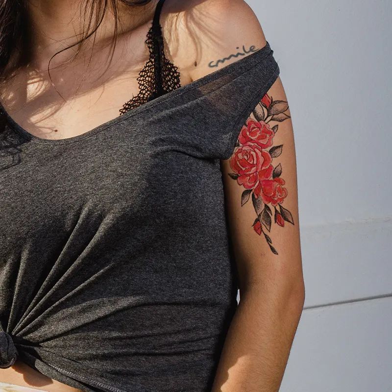 Nouveaux modèles de tatouage temporaire, autocollant de tatouage intime avec grande fleur pour bras et jambe