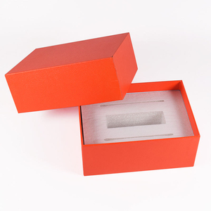 赤い装飾段ボールベースとふたの入れ子になったクリスマスギフト包装箱 - Product Image 3