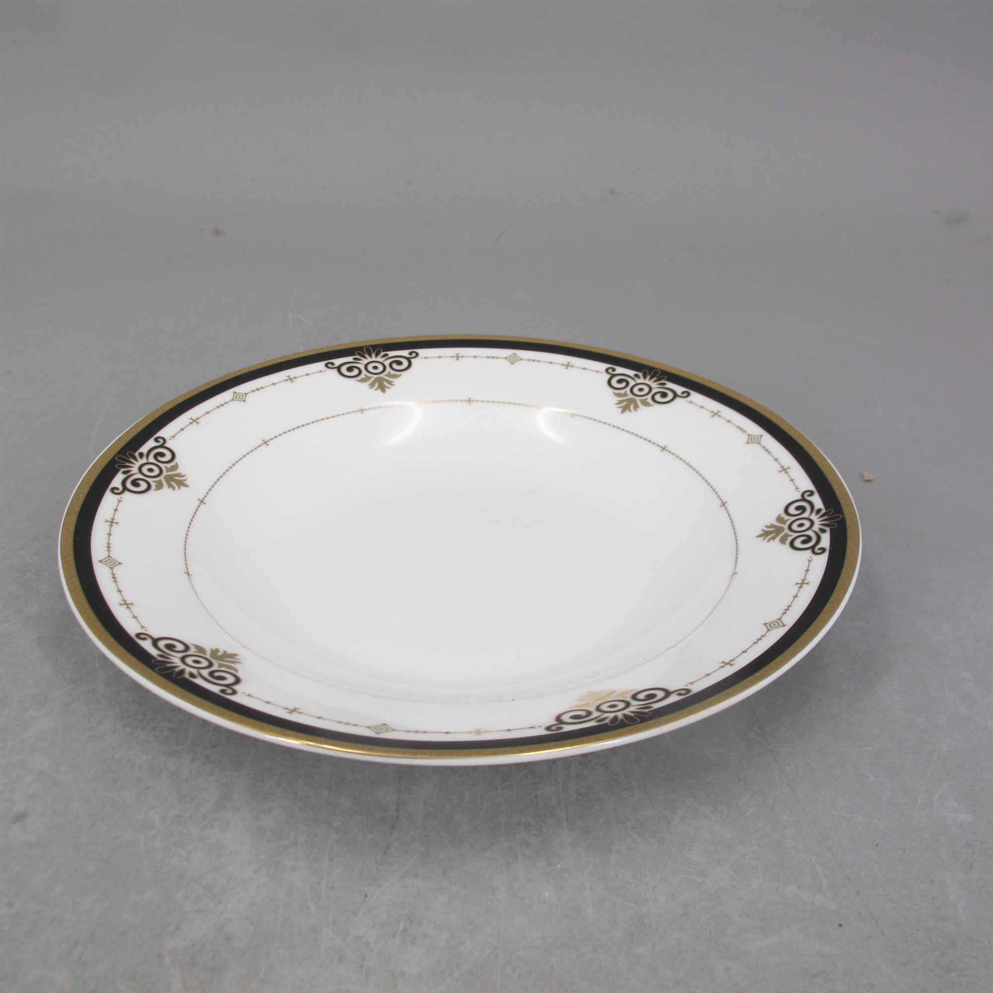household 18pcs 20pcs elegant new bone china dinnerset with gold rim ceramic black gloden dinnerware