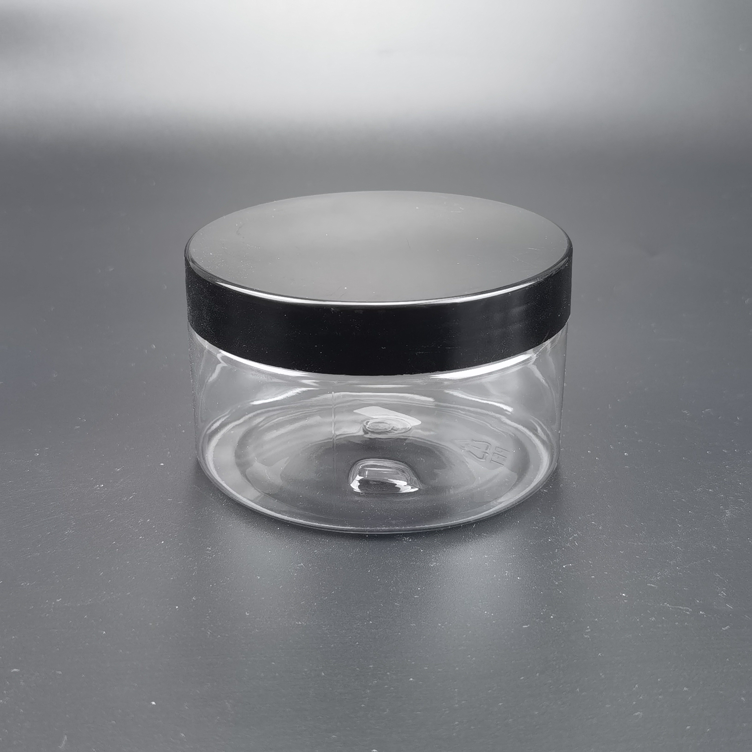 ฝาพลาสติกสีดำ