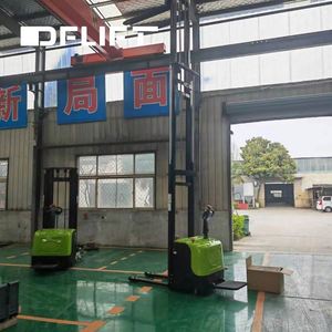 Customized <strong>Manual</strong> Hydraulic Portable Hand <strong>Pallet</strong> <strong>Stacker</strong> 200kg 0.9m