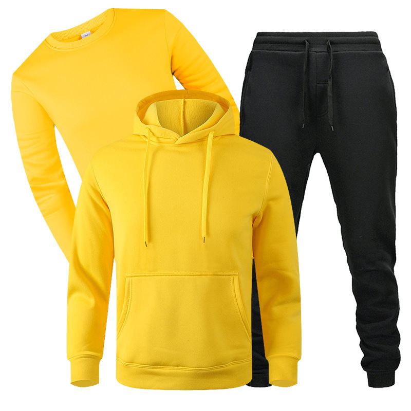 Amarillo con pantalón negro.