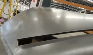 Hoch effiziente Gantry Style Roboterarm Automatische Faserlaser schneide maschine für das Präzisions schneiden von Metallplatten - Product Image 3