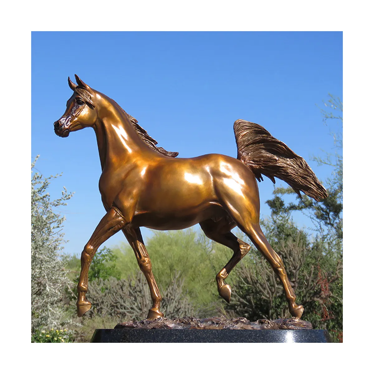 Sculture su misura del cavallo del bronzo di salto del metallo della decorazione del giardino all'aperto da vendere
