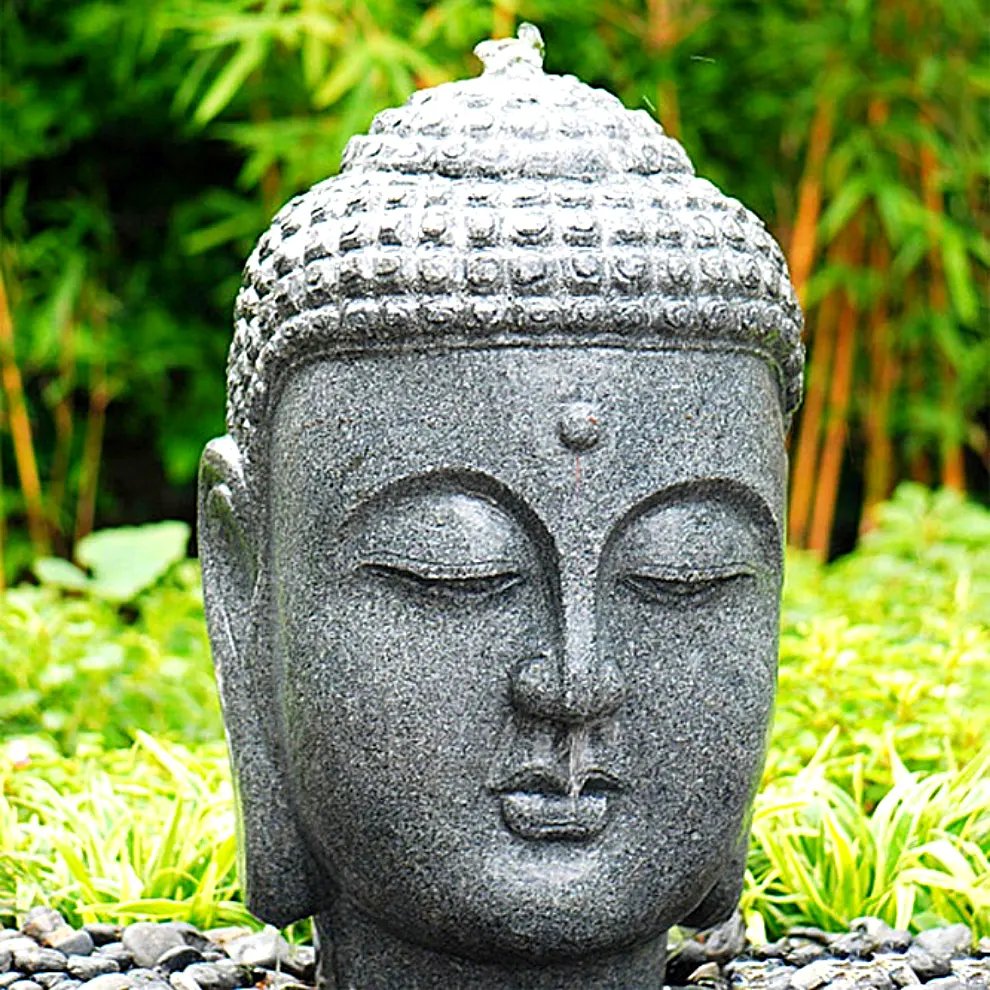 Fontana con testa di Buddha in granito nero naturale intagliato a mano per giardino