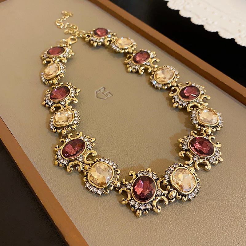 1 collier-or-violet