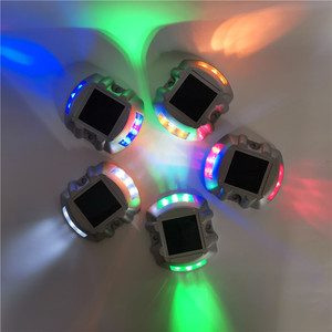 เครื่องมาร์กเกอร์ติดถนน LED พลังงานแสงอาทิตย์ทำจากอลูมิเนียมแข็งแรงสะท้อนแสงสตั๊ดรูปแมวตามีไฟกระพริบให้แมวตามองแสงอาทิตย์ราคาโรงงาน - Product Image 6