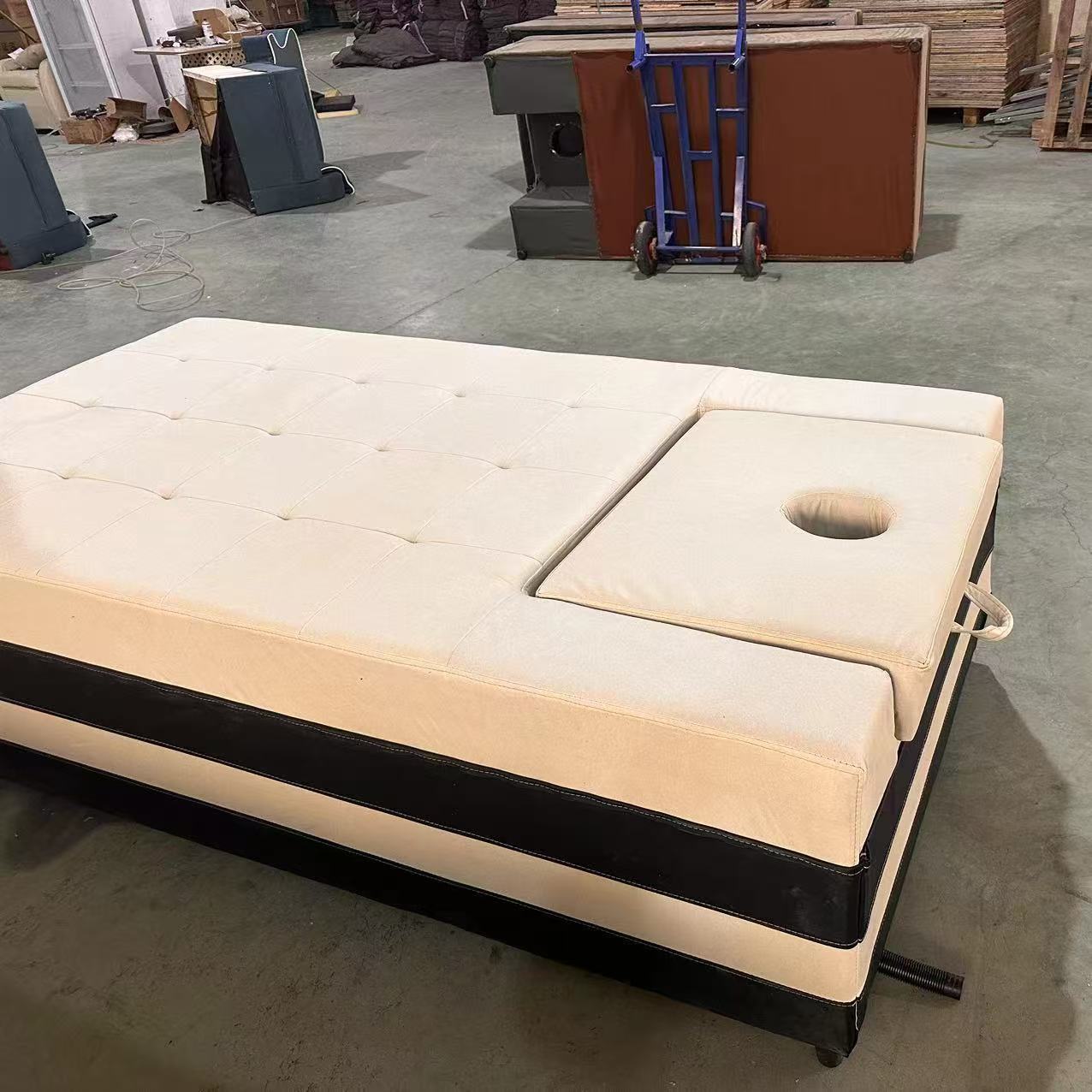Modèle de thérapie électrique pour la tête