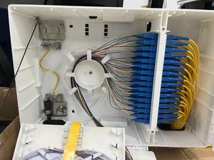 Caixa De Distribuição De Fibra Óptica De Plástico ABS Indoor Outdoor ODF 48 96FO 2 portas Wall Mounted FTTH Terminal Box