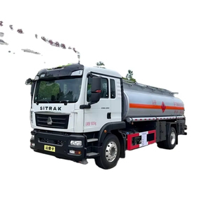 Sinotruck 15 CBM เครื่องยนต์ดีเซลเกียร์ธรรมดา4x2รถบรรทุกขนส่งน้ำมันสำหรับสินค้าอันตรายสำหรับน้ำมันเบนซิน - Product Image 1