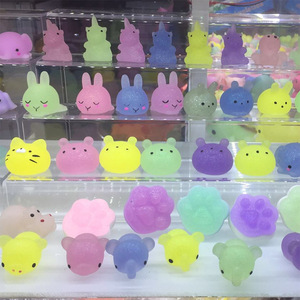 מכירה לוהטת זול מיני גליטר רטוב בעלי החיים Kawaii צעצועי Tpr למתוח פנדה הקלה לחץ אצבע לקשקש צעצועי מוצ 'י צעצועים
