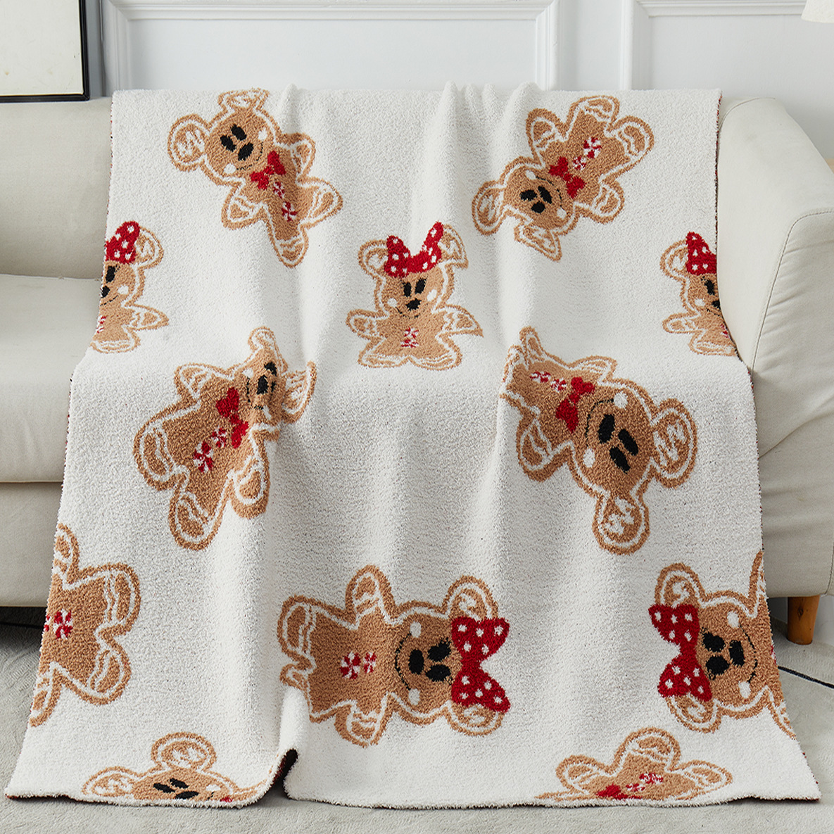 Minnie gingerbread man