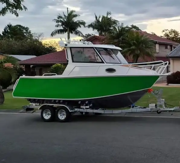 Motoscafo per barche da pesca in alluminio saldato ad alta velocità da 6m 21ft con cabina Cuddy