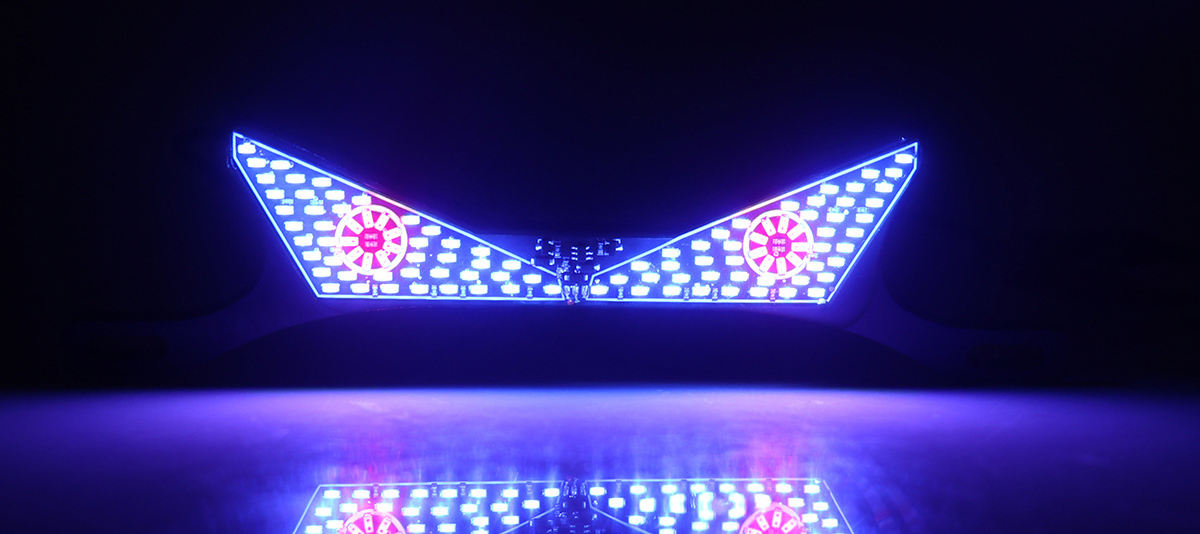 Triangle lumineux - clignotant rouge et bleu