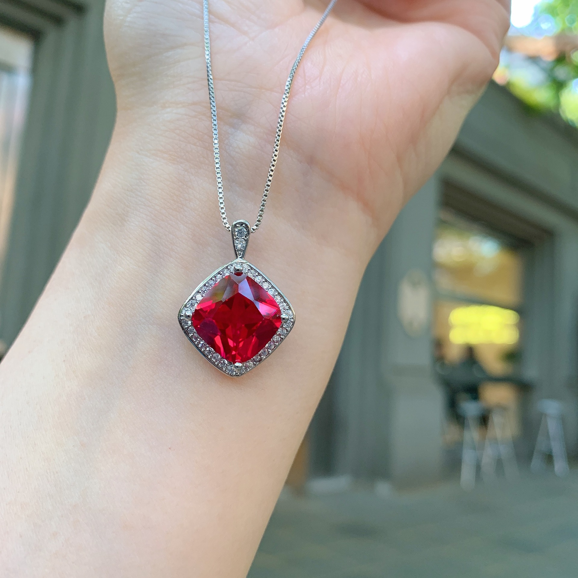 Pendentif corindon rouge