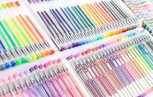 成人着色书绘画艺术标记的100笔芯