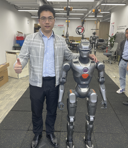 Engineai Bipedal Humanoid Robot Natürlicher Gang Erster Front Flip Smart Robot Stand und Walk Support Zweite Entwicklung - Product Image 2