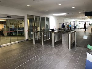 Sistema di controllo accessi RFID per cancello girevole a battente con cancello tornello a ribalta per lettore di schede - Product Image 4